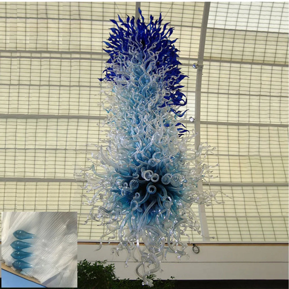 Grande suspension bleue en verre soufflé à la main, lustre long avec éclairage LED, idéale pour un hôtel, un hall, un salon ou un loft.