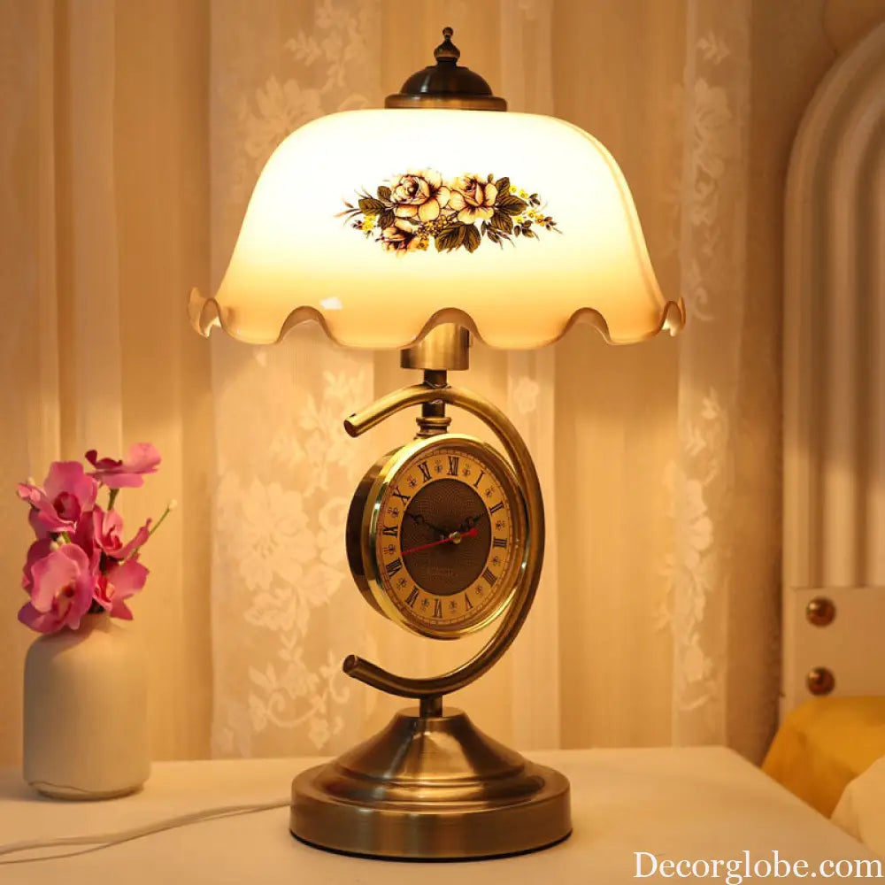 Cross-Border Exclusive for Mid-Century Style Retro Nostalgic European Cheongsam Clock Table Lamp Study Living Room